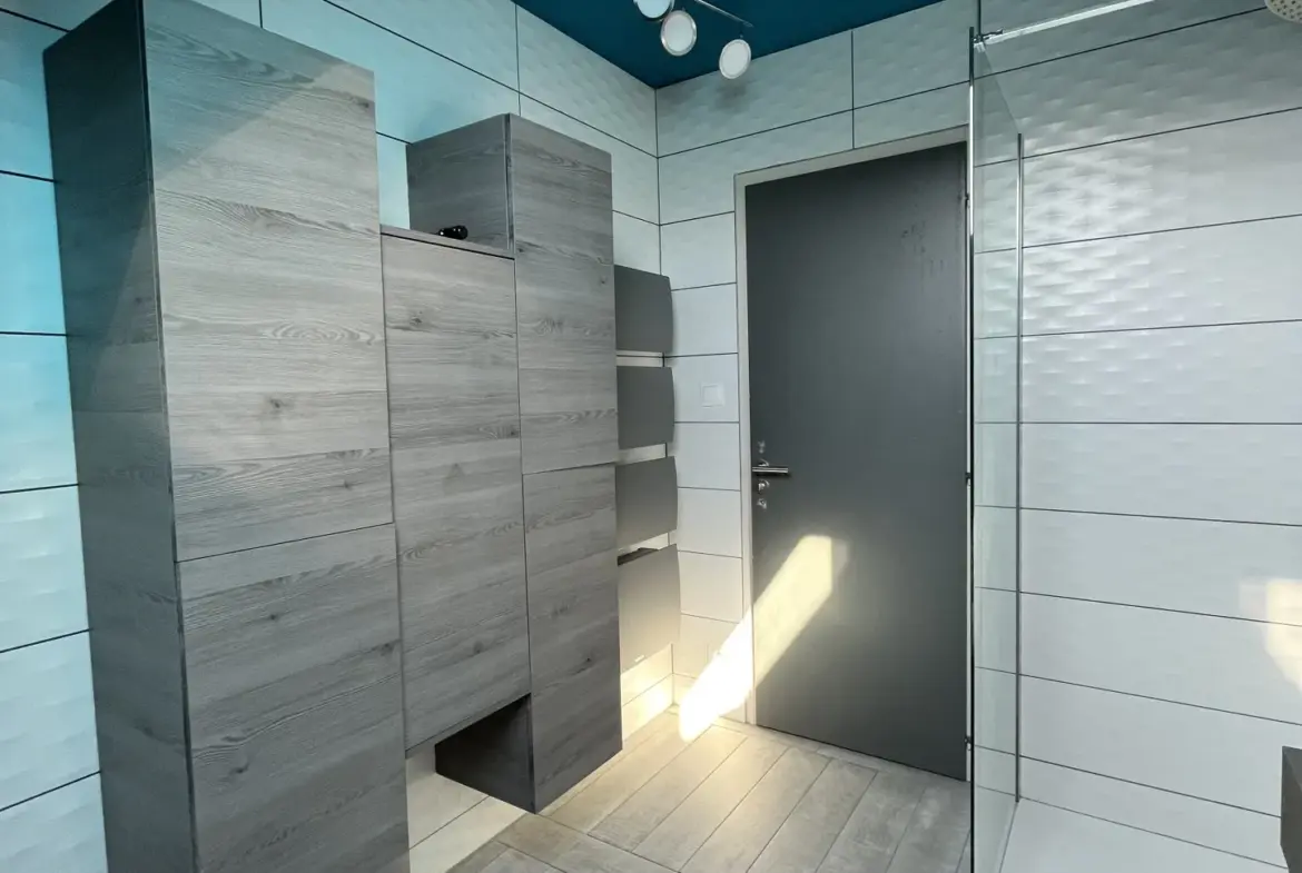 Magnifique maison de 234 m² à Magny-Vernois avec 5 chambres et double garage 