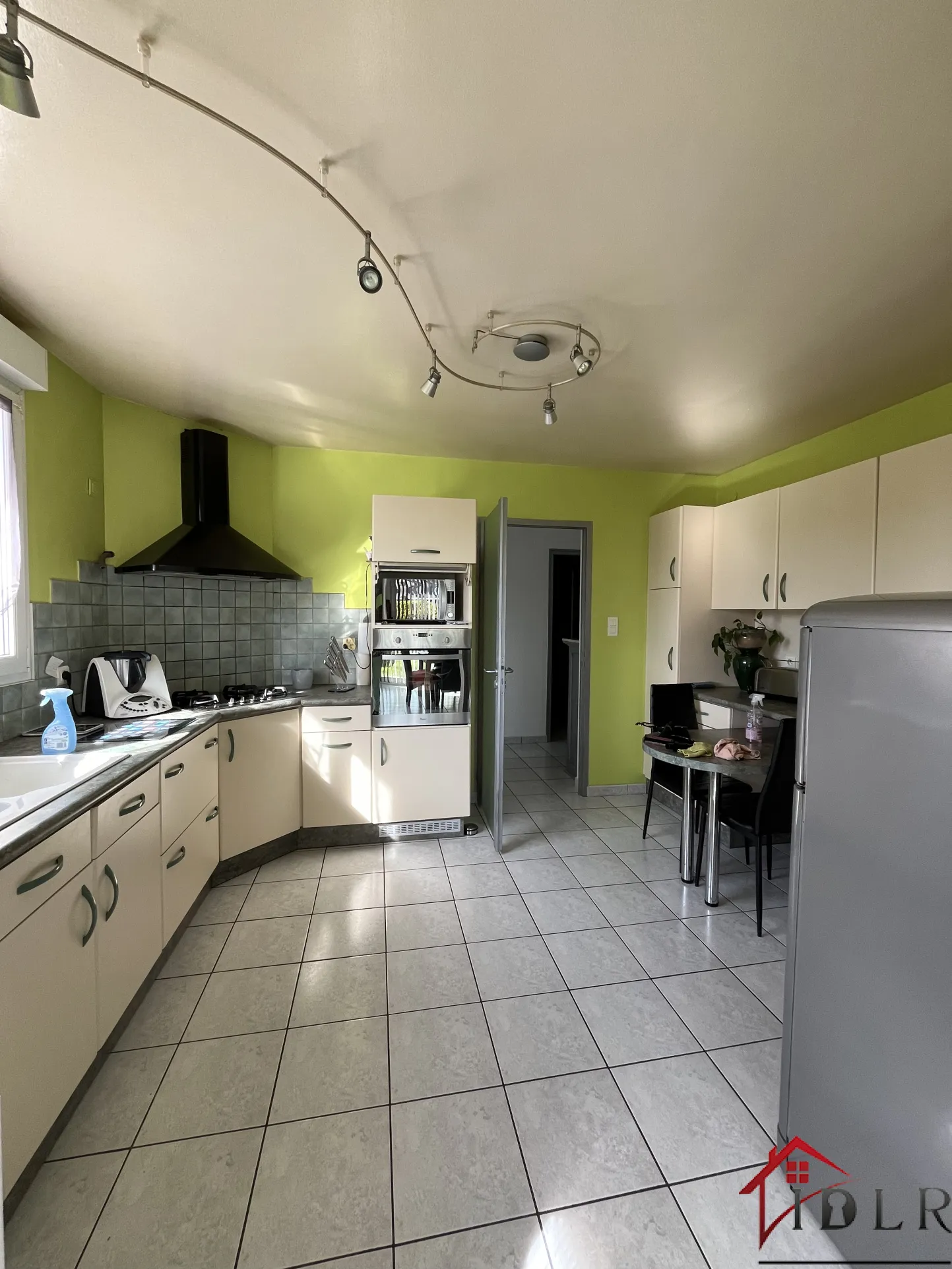 Magnifique maison de 234 m² à Magny-Vernois avec 5 chambres et double garage 