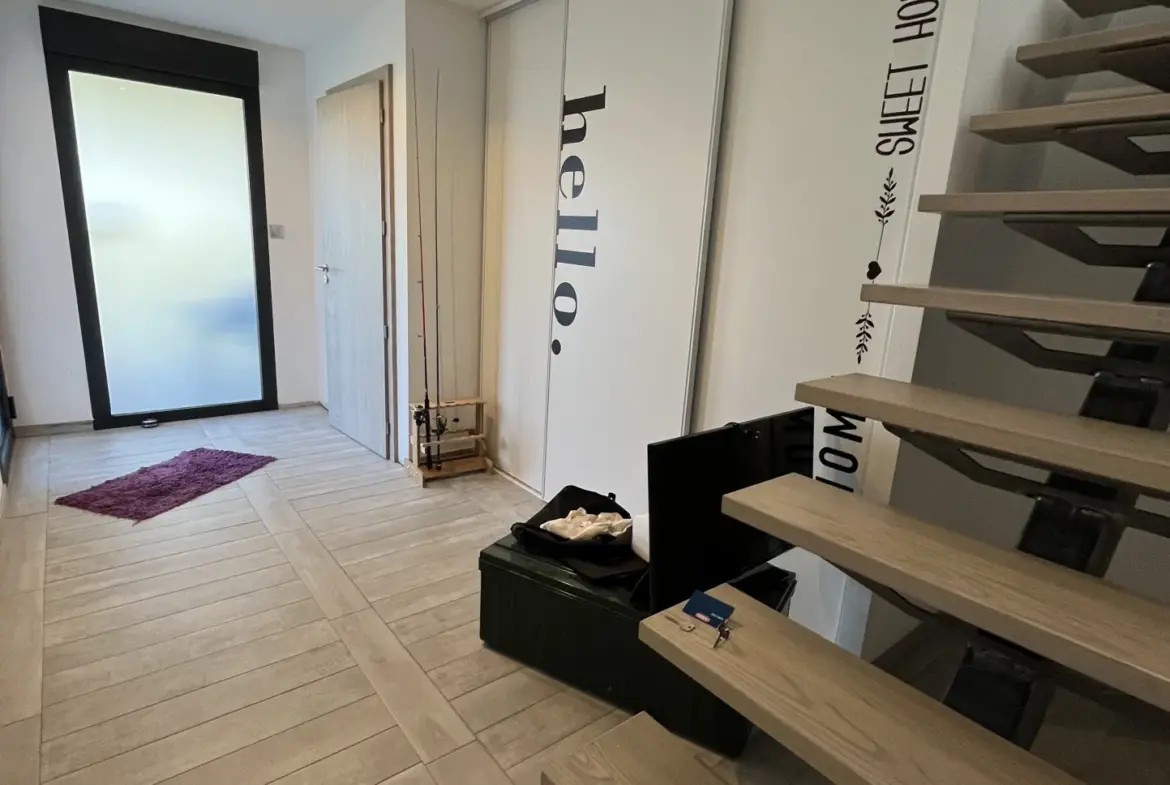 Magnifique maison de 234 m² à Magny-Vernois avec 5 chambres et double garage 