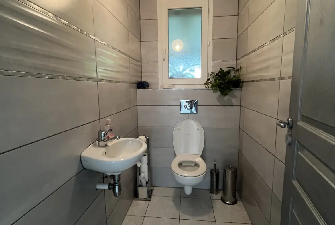 Magnifique maison de 234 m² à Magny-Vernois avec 5 chambres et double garage 