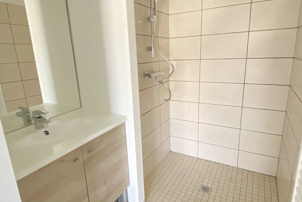 Appartement 4 pièces avec terrasse et parking à Perpignan 