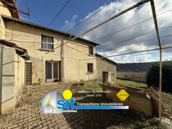 Ferme à rénover à Vernioz, 82 m² habitables, terrain de 1519 m²