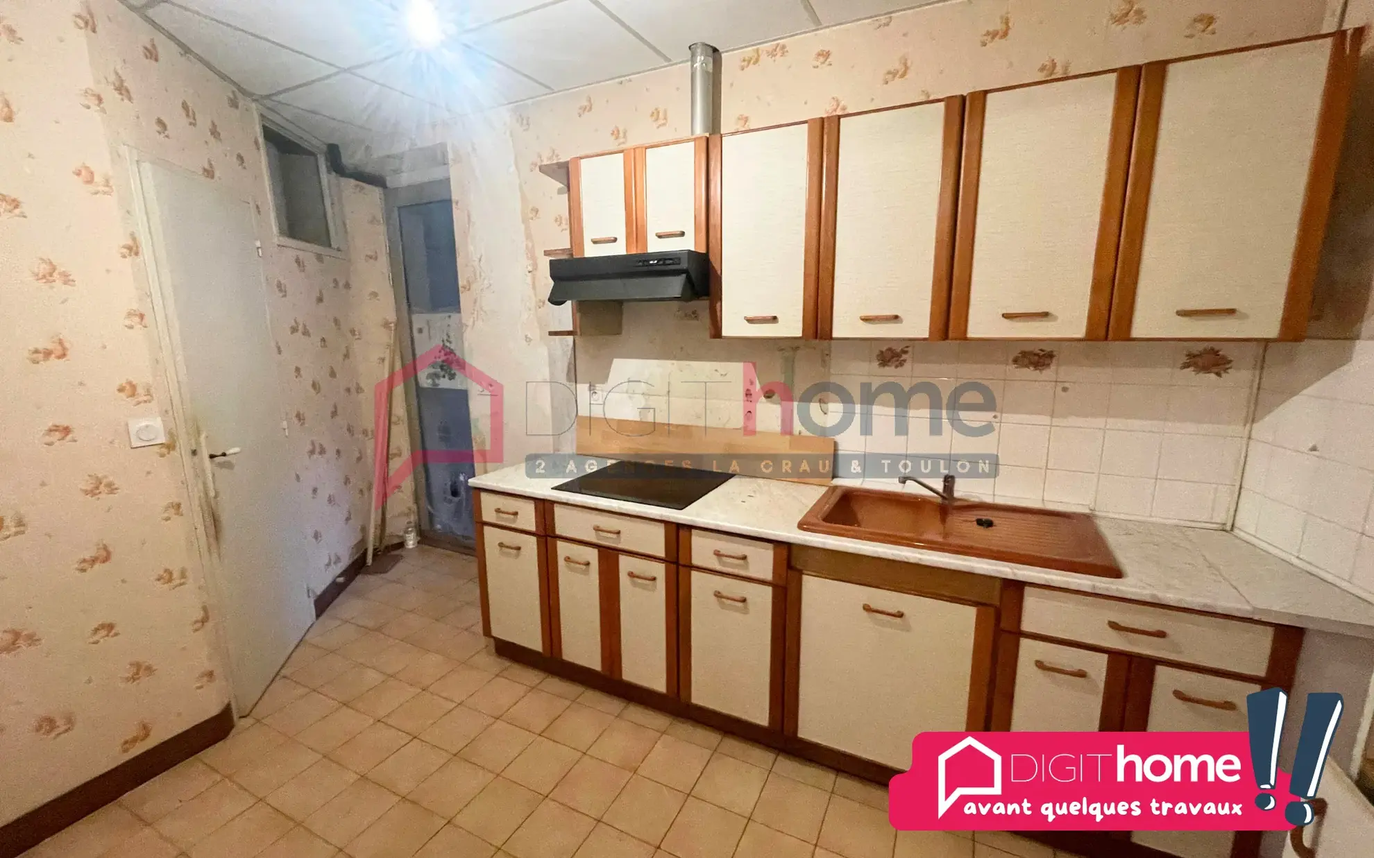 Appartement T2 à rénover à Toulon avec véranda - 80 000 € 