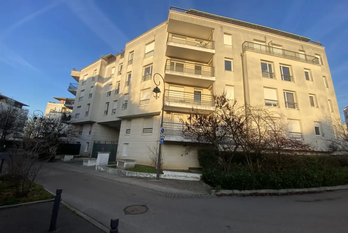Appartement lumineux 3 pièces à vendre à Antony 
