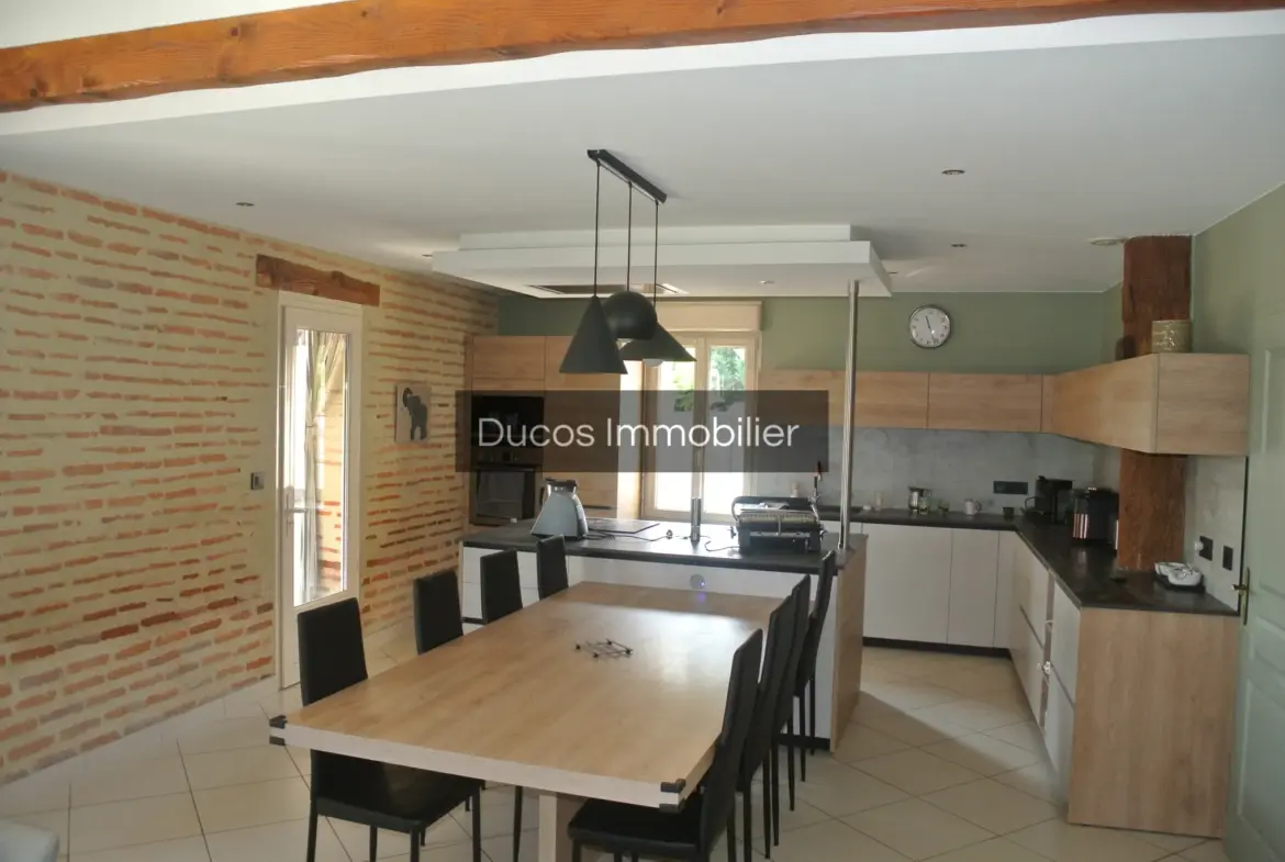 Maison rénovée de 6 chambres à Le Mas d'Agenais 