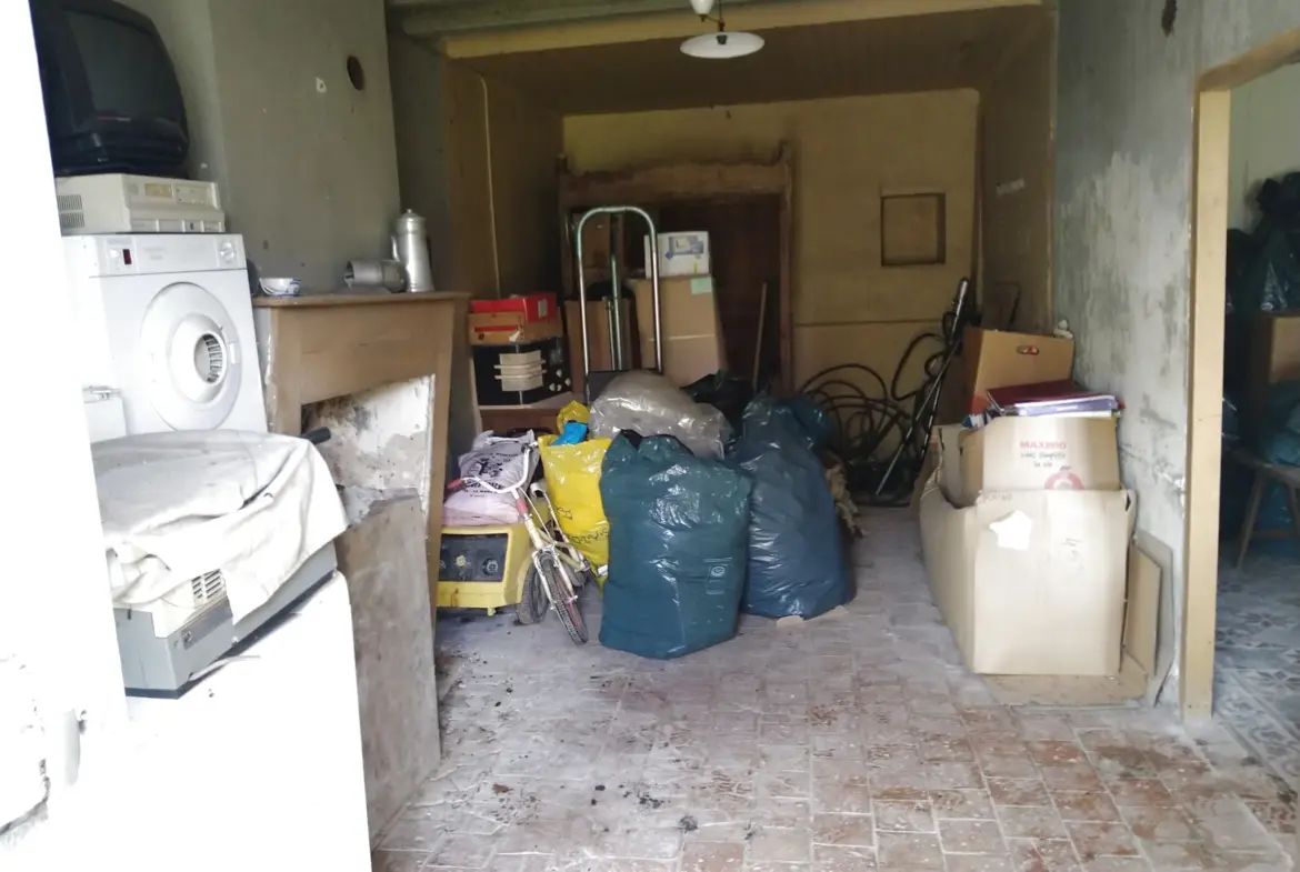 Maison à rénover de 61,37 m² à St Aubin du Désert 