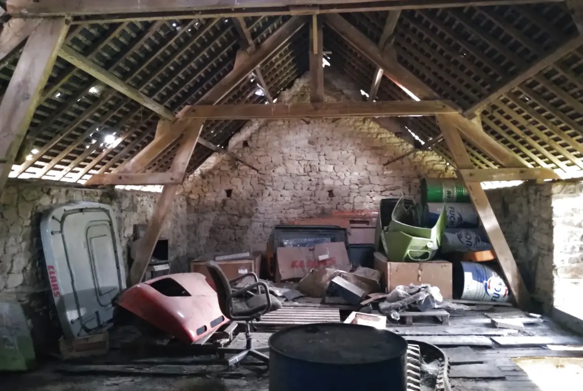 Maison à rénover de 61,37 m² à St Aubin du Désert 