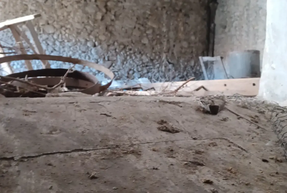 Maison de village sur 3 niveaux àLes Mées avec terrasse et potentiel d'agrandissement 