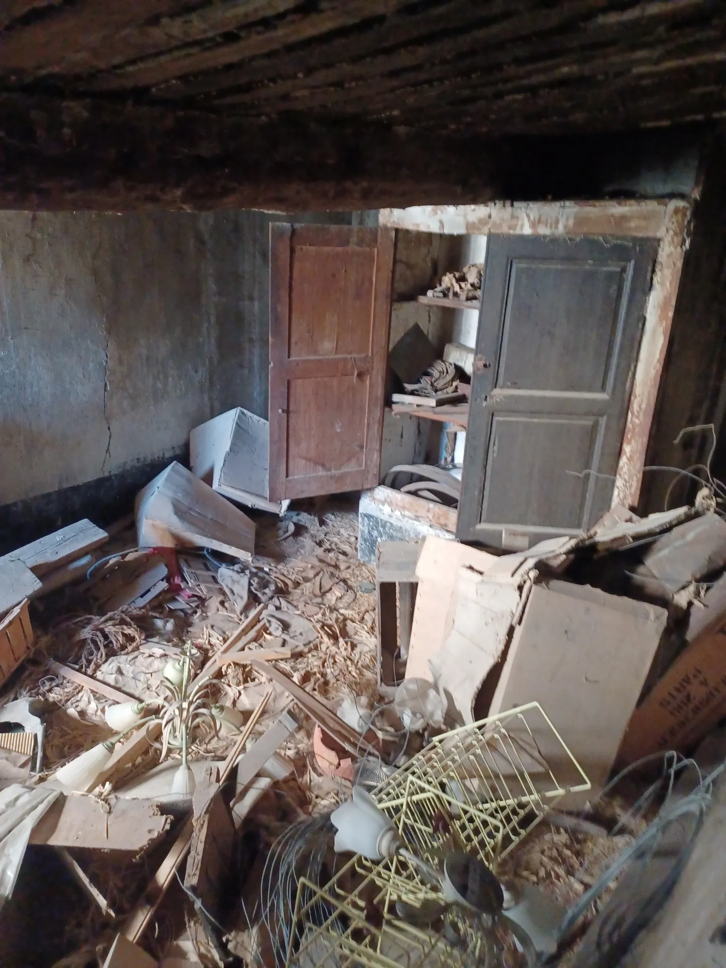 Maison de village sur 3 niveaux àLes Mées avec terrasse et potentiel d'agrandissement 