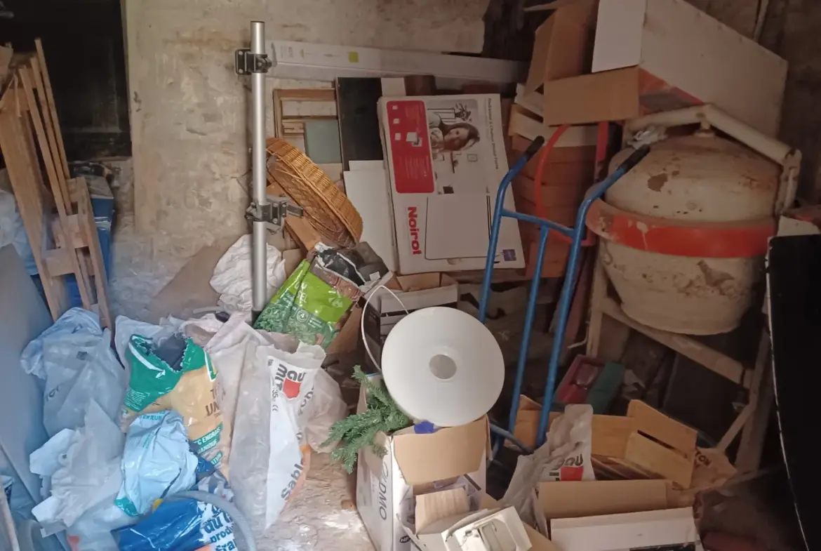 Maison de village sur 3 niveaux àLes Mées avec terrasse et potentiel d'agrandissement 