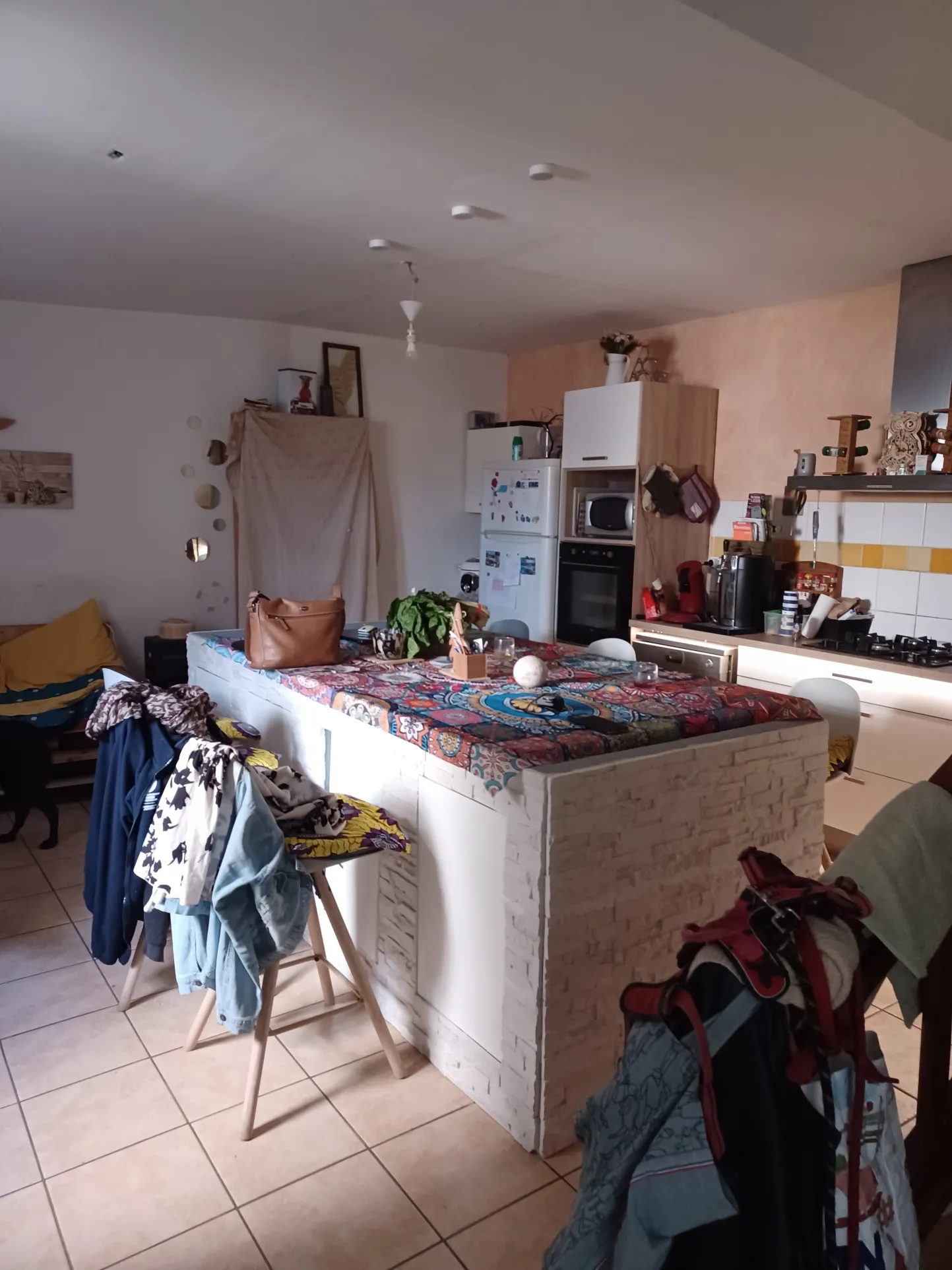 Maison de village sur 3 niveaux àLes Mées avec terrasse et potentiel d'agrandissement 