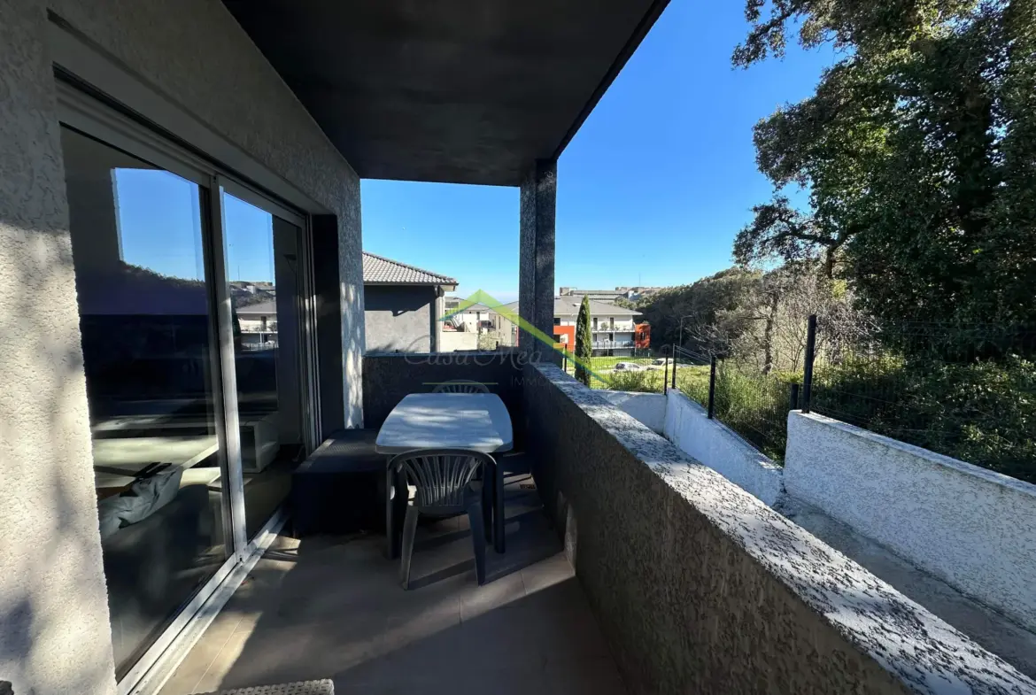 Appartement T2 avec terrasse et parking à Bastia 