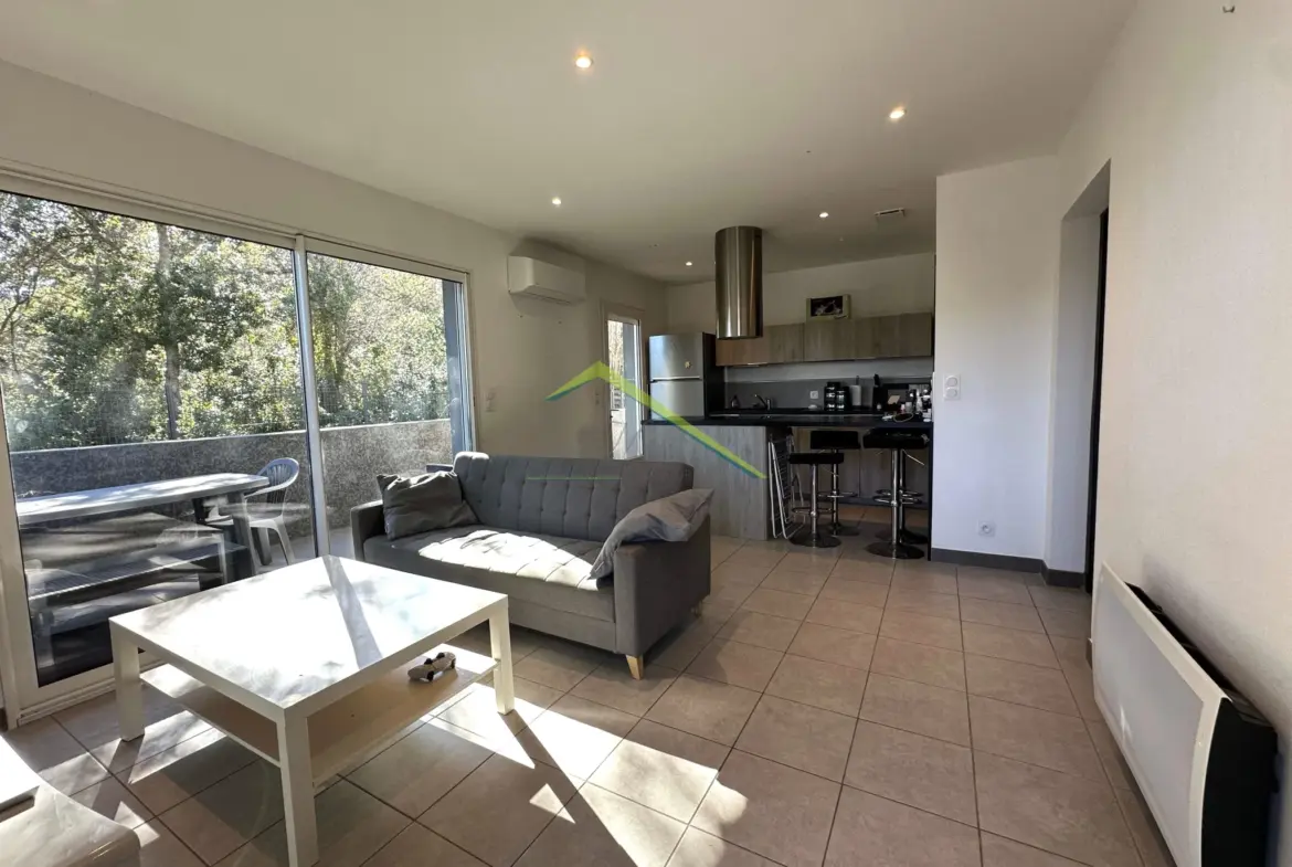 Appartement T2 avec terrasse et parking à Bastia 