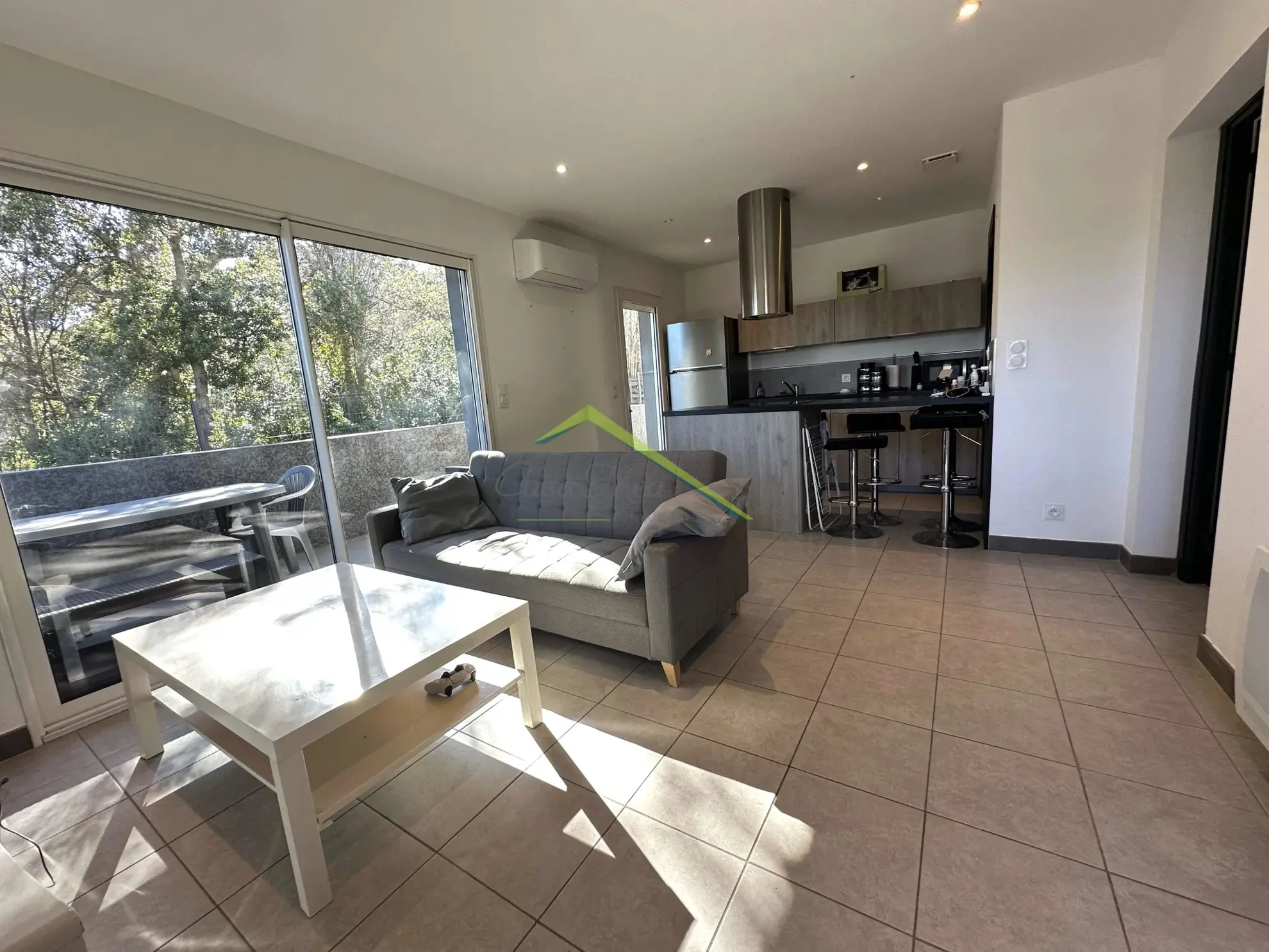 Appartement T2 avec terrasse et parking à Bastia 