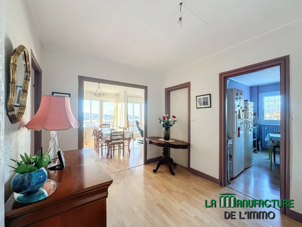 Appartement F5 avec Balcon et Vue Imprenable à Saint-Étienne 