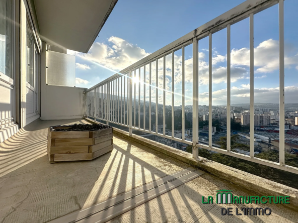 Appartement F5 avec Balcon et Vue Imprenable à Saint-Étienne 