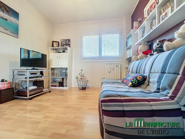 Appartement F5 avec Balcon et Vue Imprenable à Saint-Étienne 