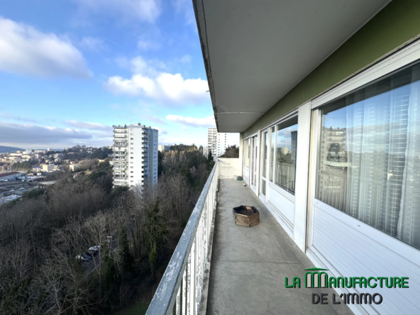 Appartement F5 avec Balcon et Vue Imprenable à Saint-Étienne 
