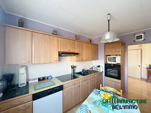 Appartement F5 avec Balcon et Vue Imprenable à Saint-Étienne 