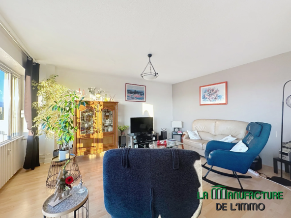 Appartement F5 avec Balcon et Vue Imprenable à Saint-Étienne 