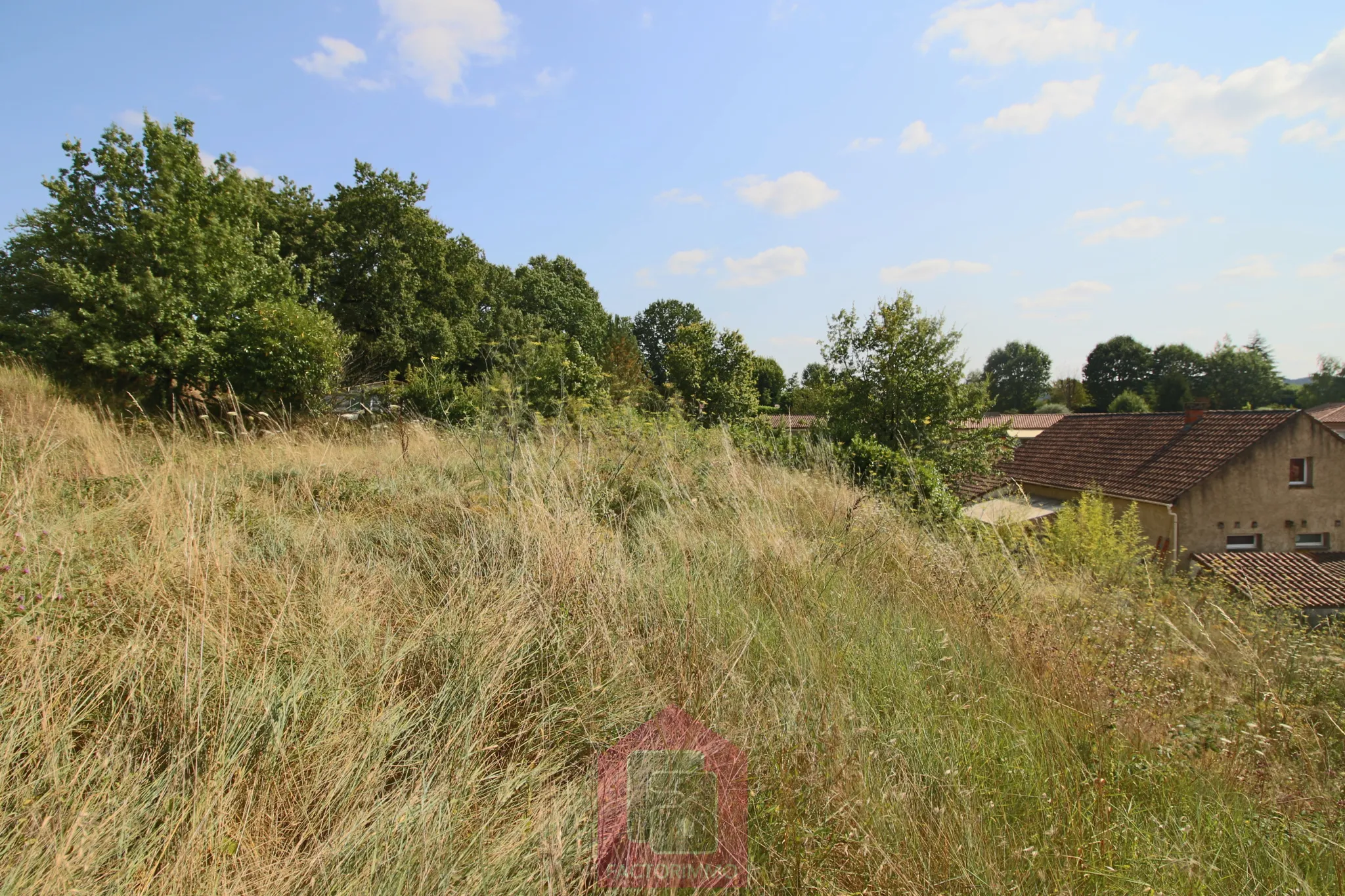 Vente d'un terrain constructible à Puy l'Évêque de 675 m² 