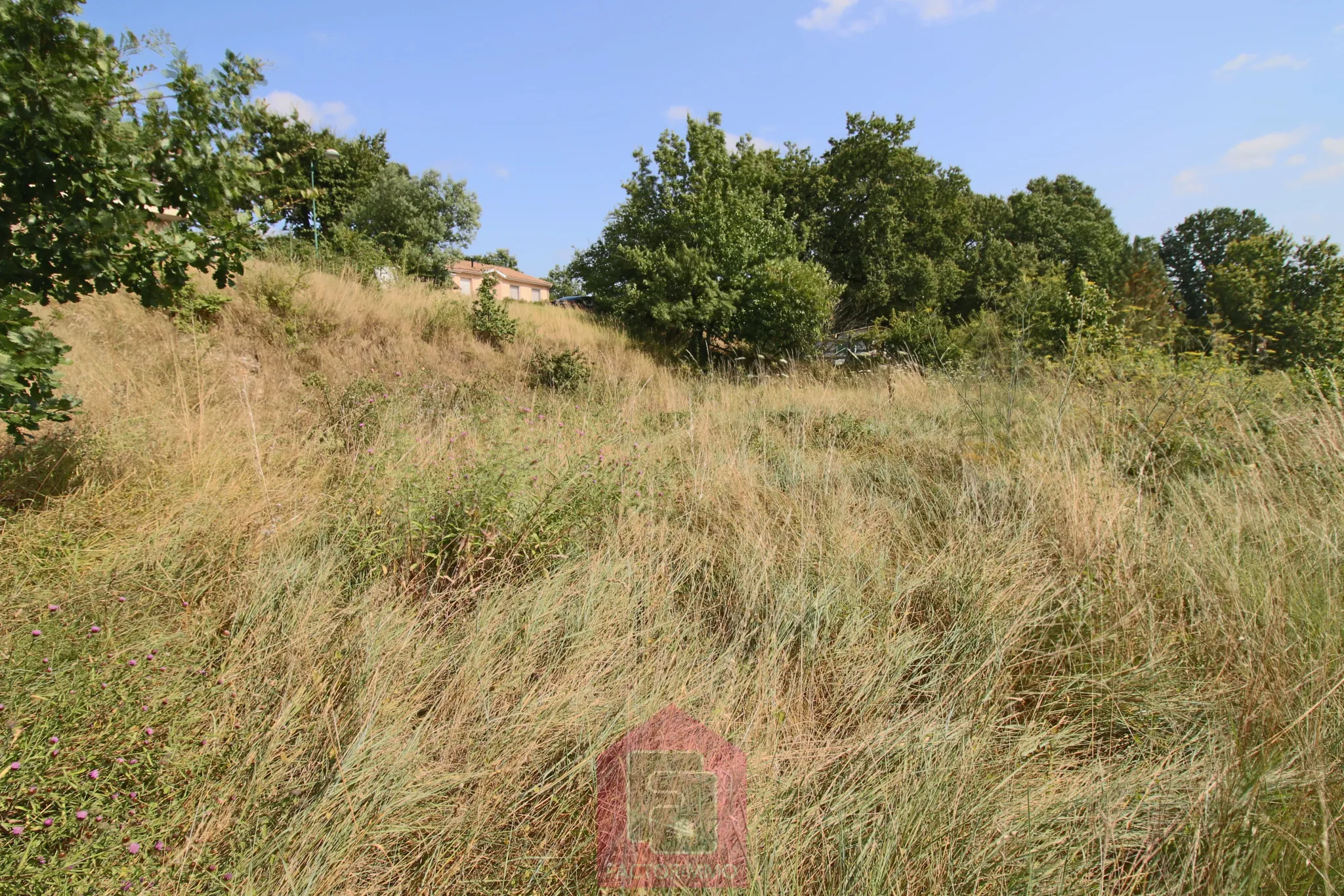 Vente d'un terrain constructible à Puy l'Évêque de 675 m² 