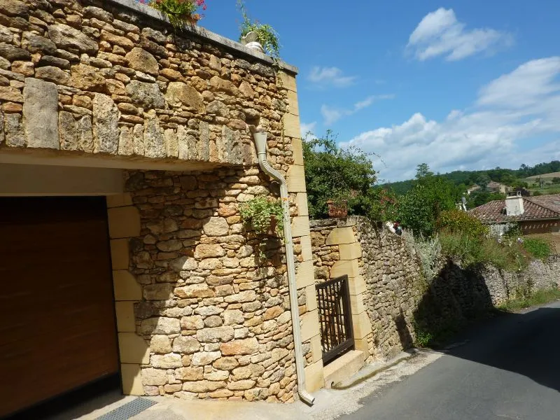 Belle maison à vendre à Lacapelle Biron, 4 chambres et jardin 