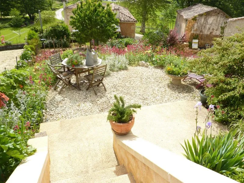 Belle maison à vendre à Lacapelle Biron, 4 chambres et jardin 