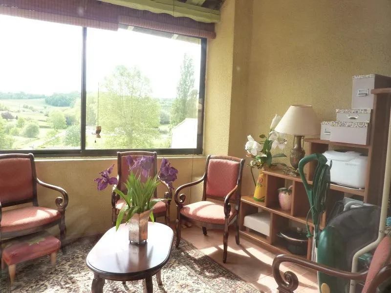 Belle maison à vendre à Lacapelle Biron, 4 chambres et jardin 