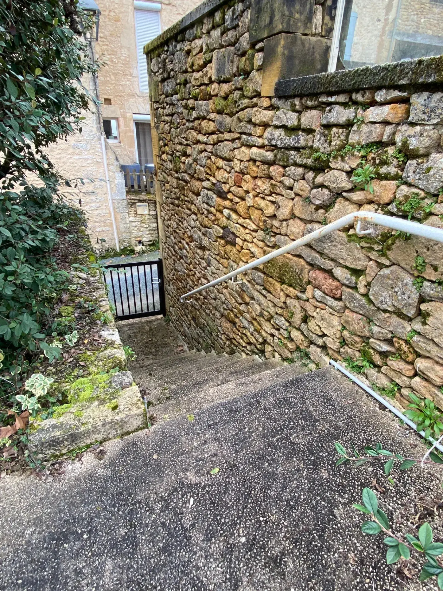 Belle maison à vendre à Lacapelle Biron, 4 chambres et jardin 