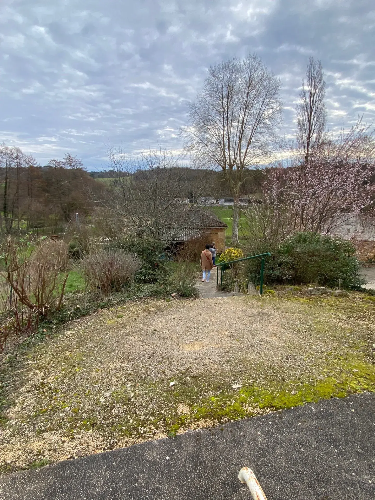 Belle maison à vendre à Lacapelle Biron, 4 chambres et jardin 
