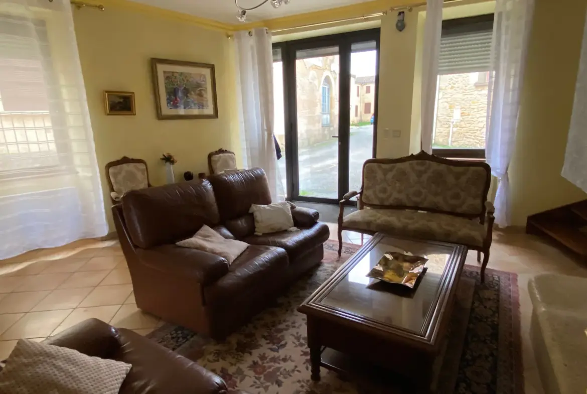 Belle maison à vendre à Lacapelle Biron, 4 chambres et jardin 