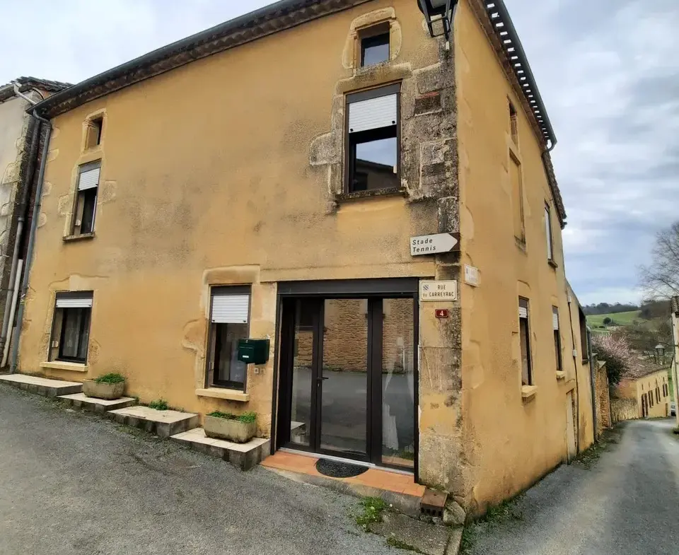 Belle maison à vendre à Lacapelle Biron, 4 chambres et jardin 