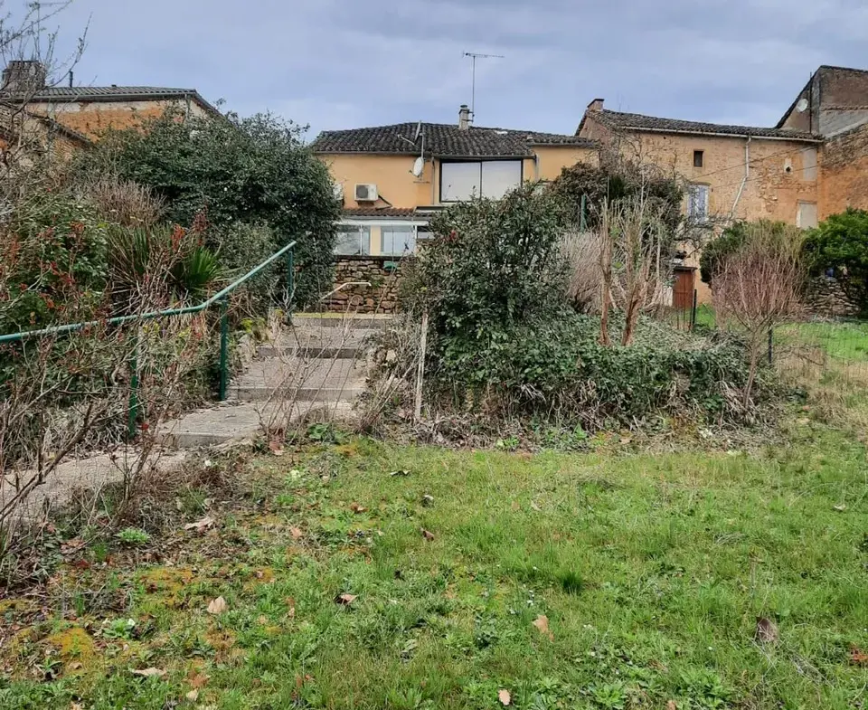Belle maison à vendre à Lacapelle Biron, 4 chambres et jardin 