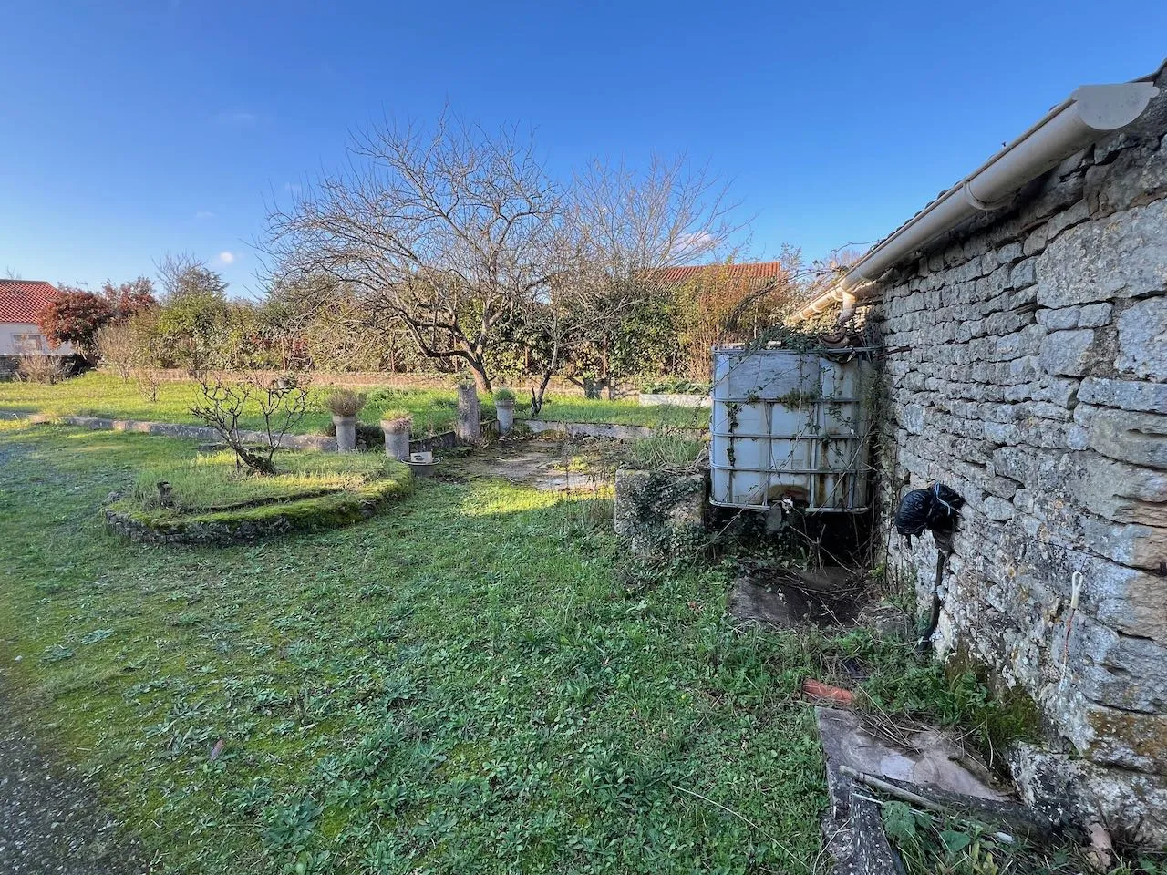 Agréable Maison avec Jardin à Sainte Gemme la Plaine 