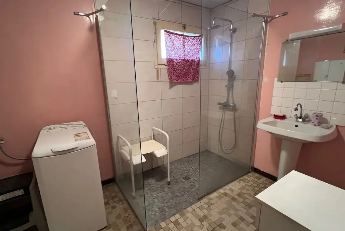 Agréable Maison avec Jardin à Sainte Gemme la Plaine 