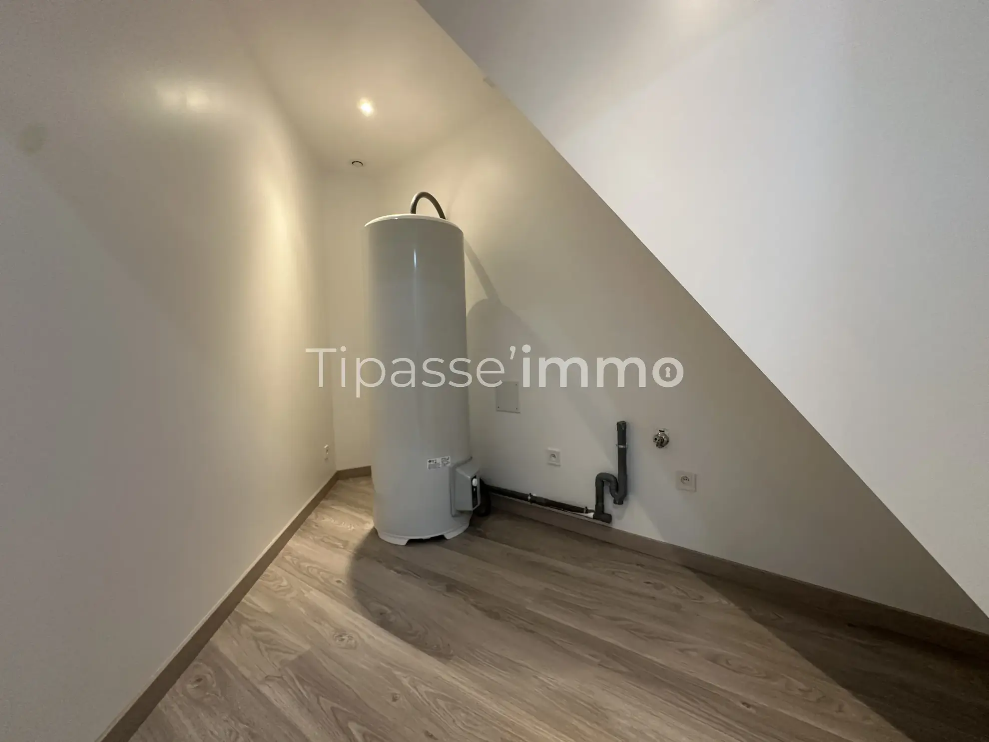 Maison rénovée à Elbeuf avec 3 chambres, cour et intérieur moderne 