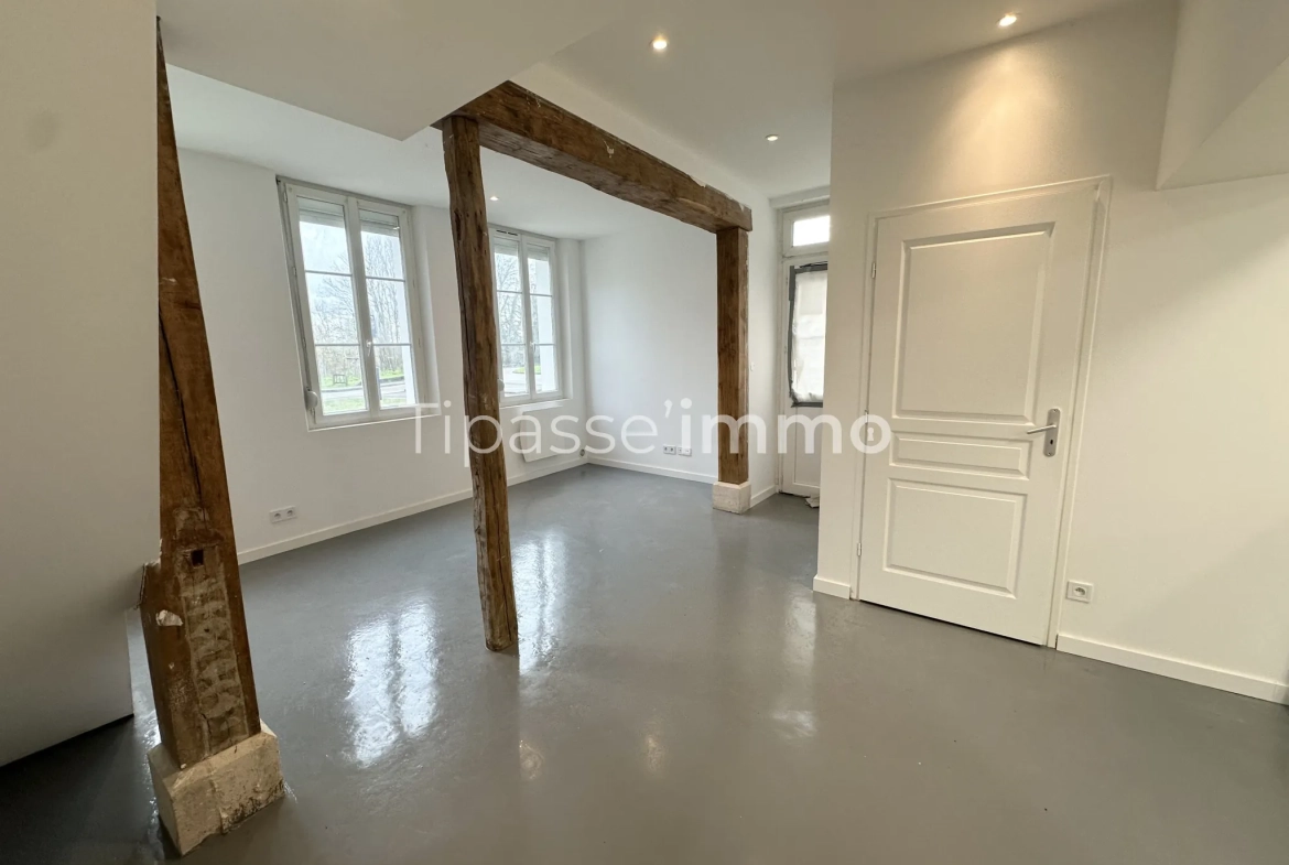 Maison rénovée à Elbeuf avec 3 chambres, cour et intérieur moderne 