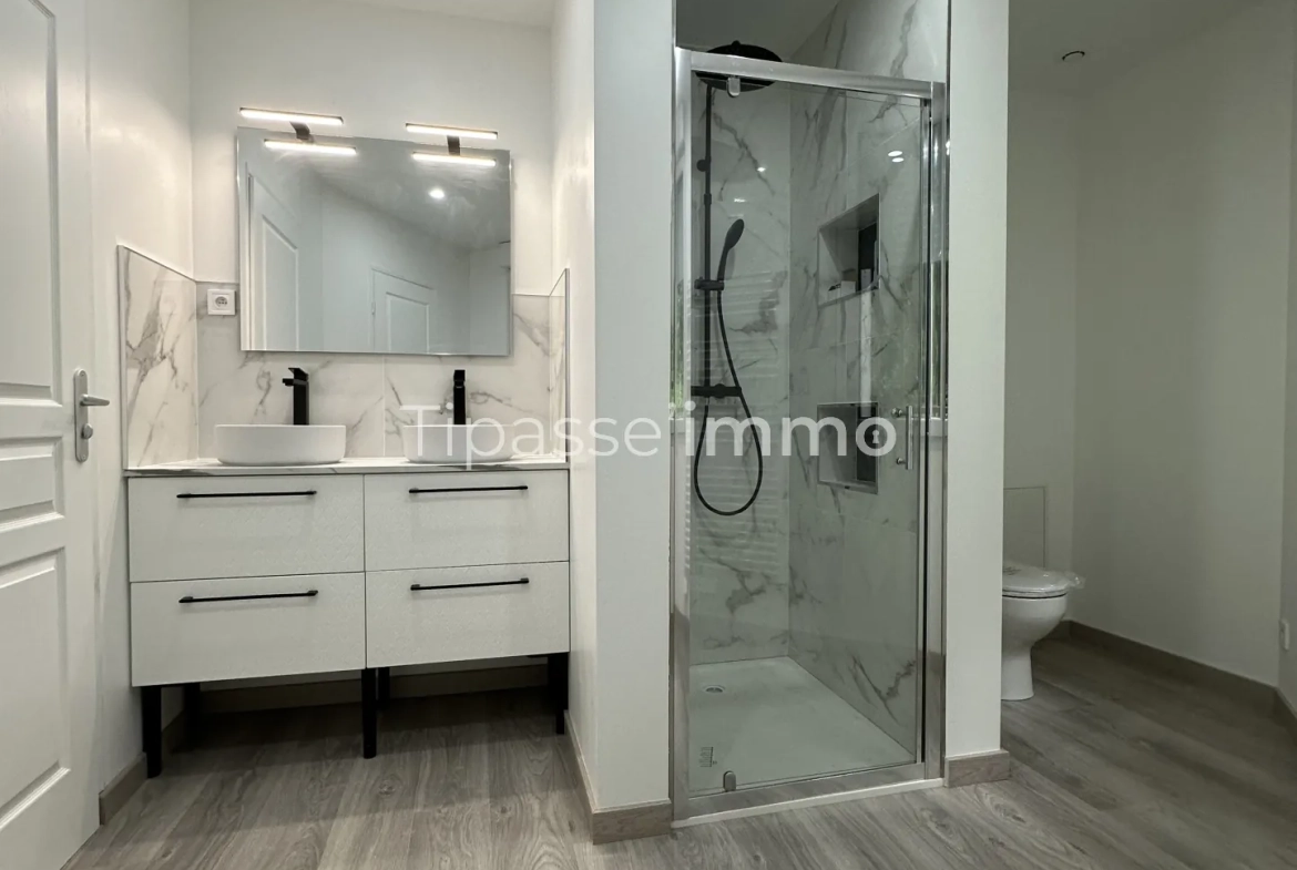 Maison rénovée à Elbeuf avec 3 chambres, cour et intérieur moderne 
