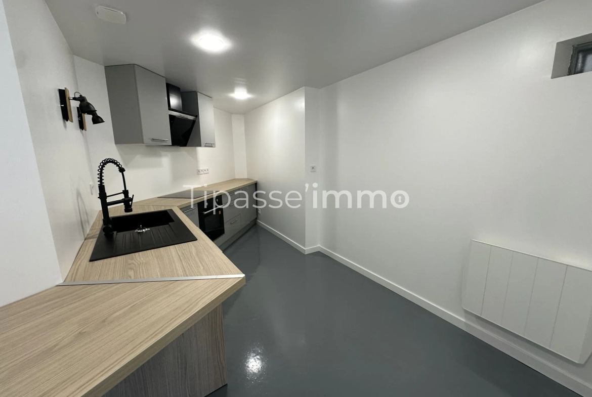 Maison rénovée à Elbeuf avec 3 chambres, cour et intérieur moderne 