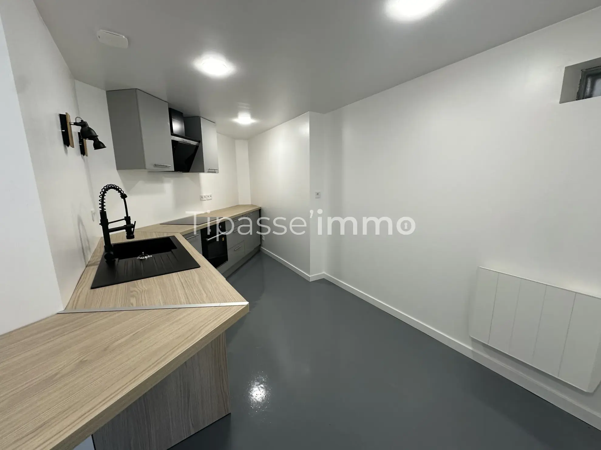 Maison rénovée à Elbeuf avec 3 chambres, cour et intérieur moderne 