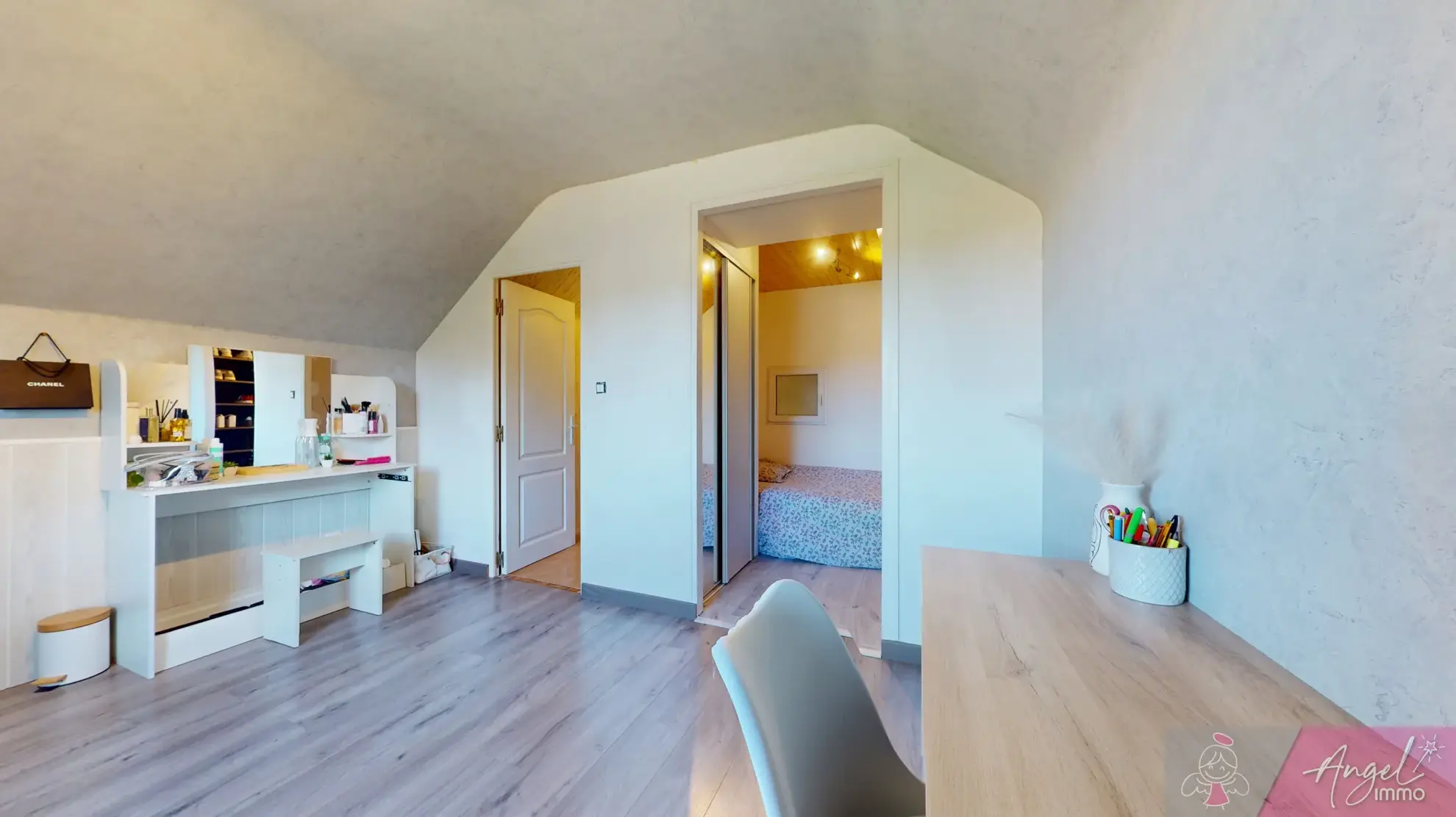 Belle maison de 165 m² avec piscine et extérieur arboré à Ougney 