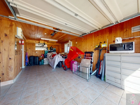 Belle maison de 165 m² avec piscine et extérieur arboré à Ougney 