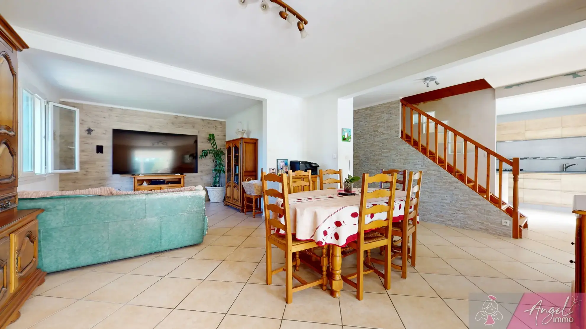 Belle maison de 165 m² avec piscine et extérieur arboré à Ougney 