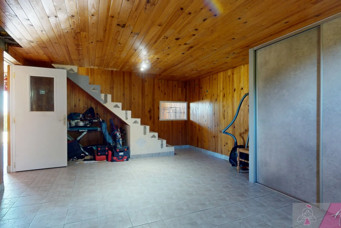 Belle maison de 165 m² avec piscine et extérieur arboré à Ougney 
