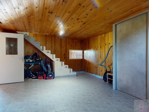 Belle maison de 165 m² avec piscine et extérieur arboré à Ougney 