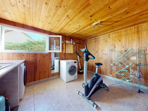 Belle maison de 165 m² avec piscine et extérieur arboré à Ougney 