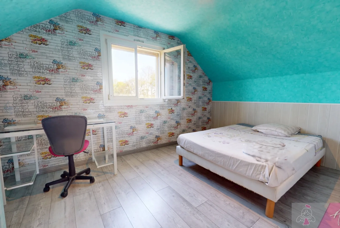 Belle maison de 165 m² avec piscine et extérieur arboré à Ougney 