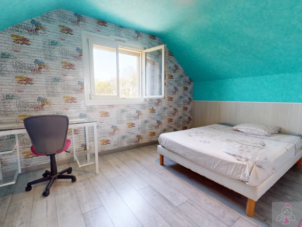 Belle maison de 165 m² avec piscine et extérieur arboré à Ougney 