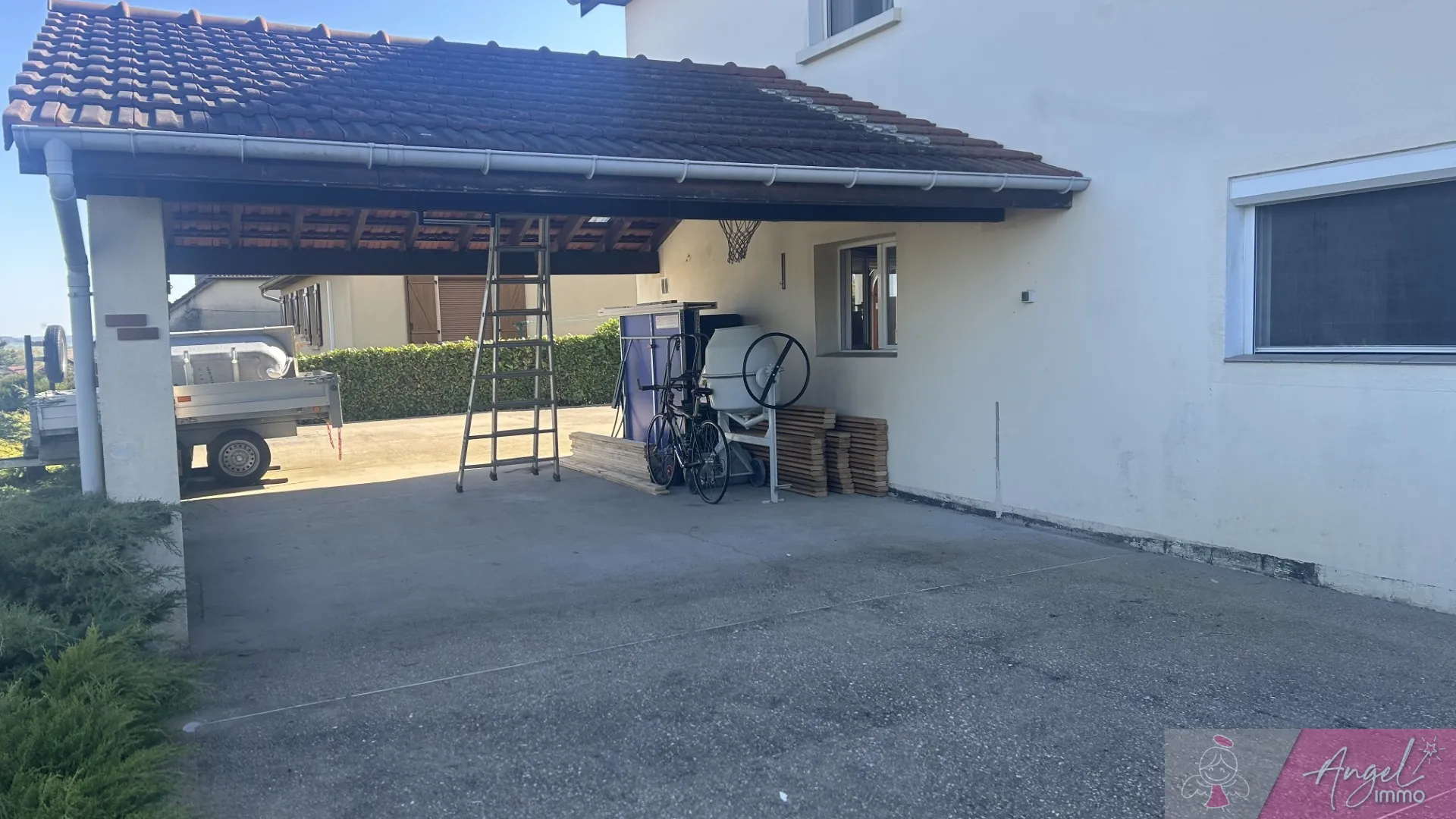 Belle maison de 165 m² avec piscine et extérieur arboré à Ougney 